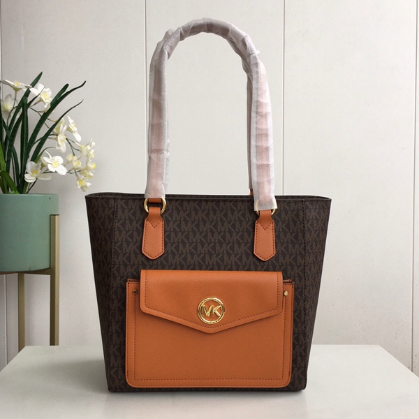 マイケルコースバッグ正面デザイン